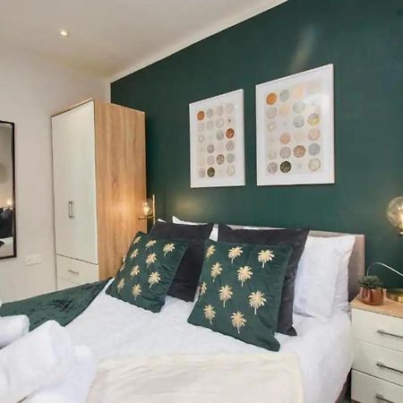 Beautiful 1 Bedroom Flat In Leeds - Sleeps 4 Exterior photo