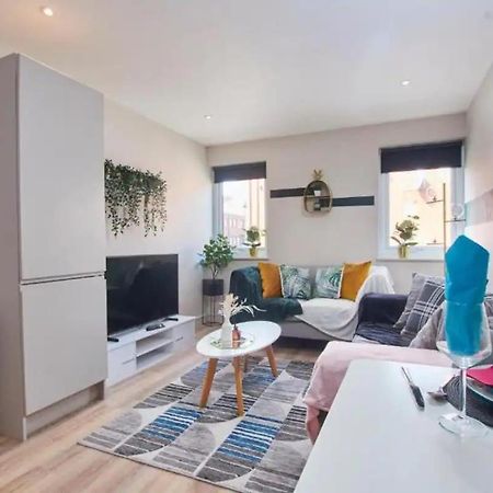 Beautiful 1 Bedroom Flat In Leeds - Sleeps 4 Exterior photo