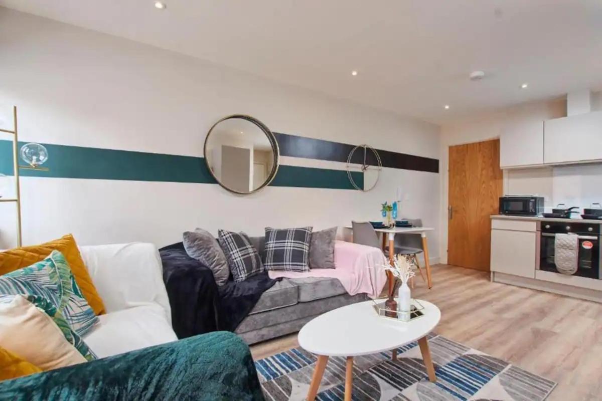 Beautiful 1 Bedroom Flat In Leeds - Sleeps 4 Exterior photo