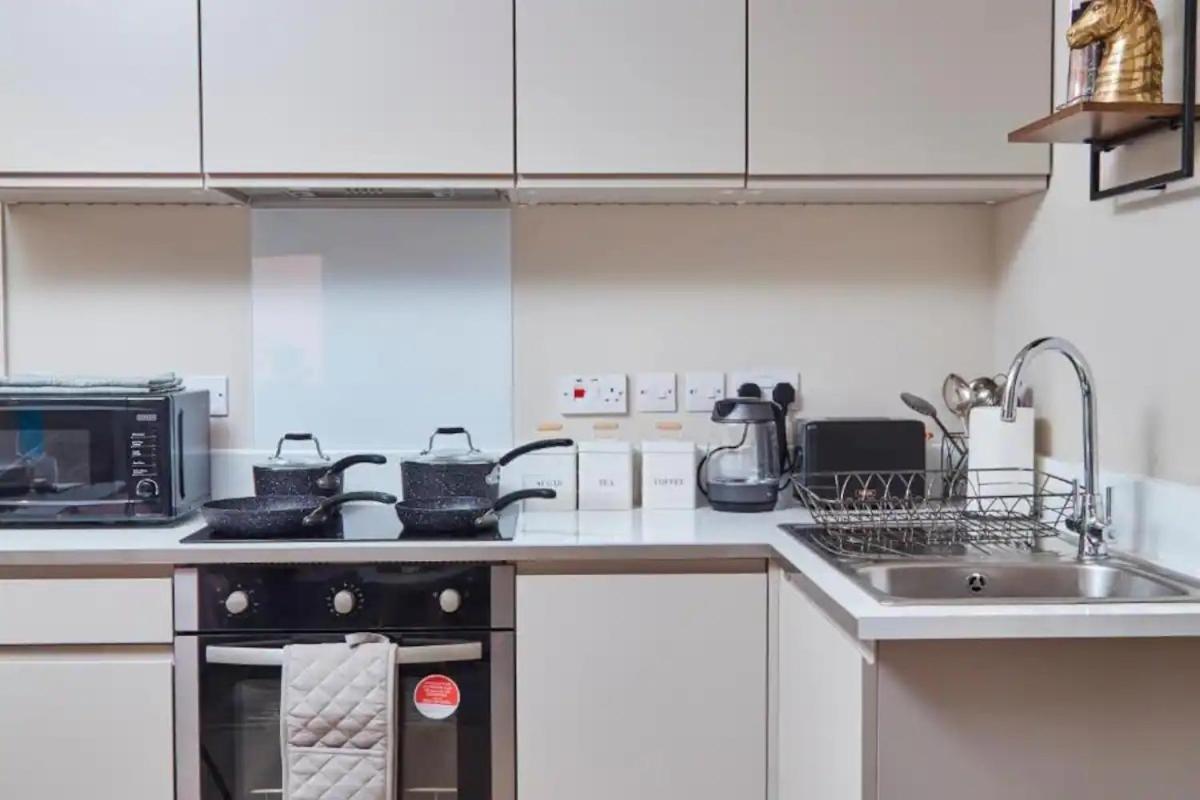 Beautiful 1 Bedroom Flat In Leeds - Sleeps 4 Exterior photo