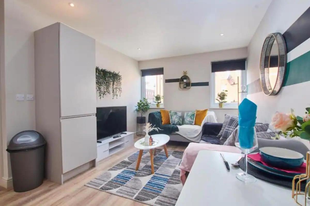 Beautiful 1 Bedroom Flat In Leeds - Sleeps 4 Exterior photo